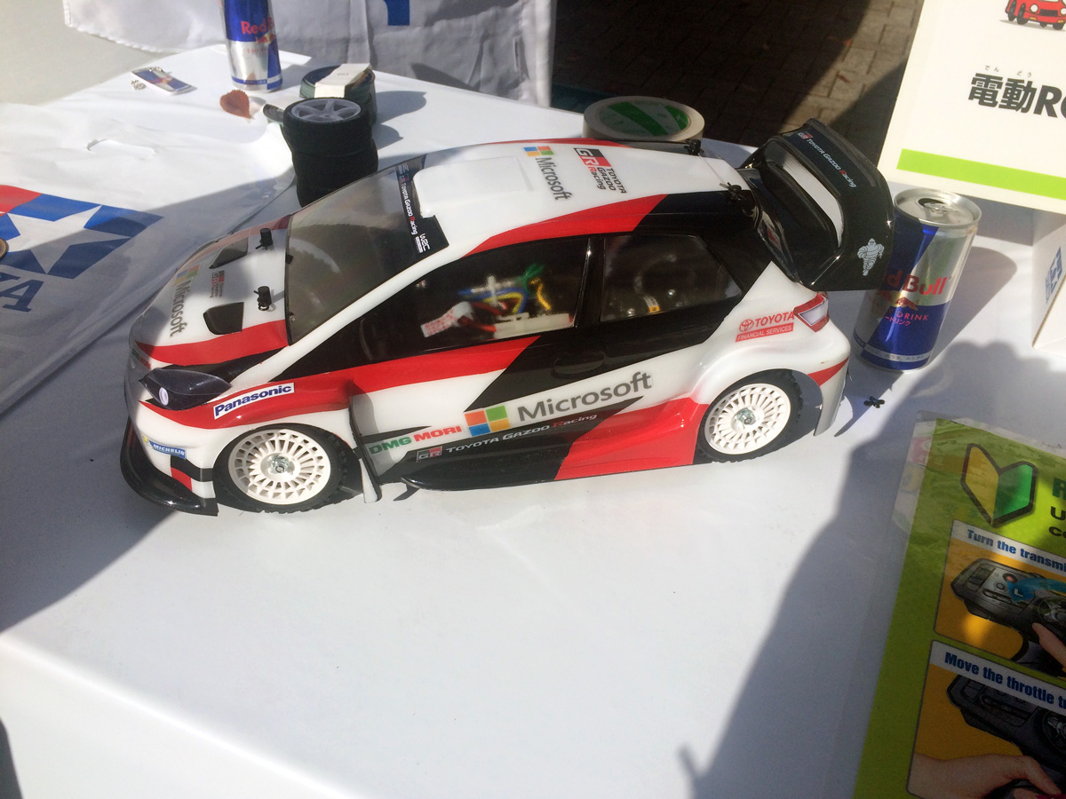 ヤリスWRC（のラジコン）に乗り込んでドライブ！ オダパカさんぽ in 代々木公園 – RALLYPLUS.NET ラリープラス