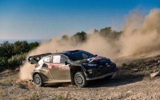 WRCサルディニア：トヨタのセバスチャン・オジエが首位を守り切って最終日へ