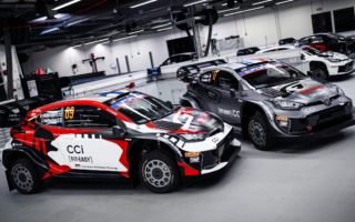 WRCフィンランド：トヨタはふたりの王者が特別カラーリングで参戦。サミ・パヤリがラリー1デビュー