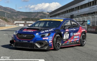 スバル/STI、2025年のニュルブルクリンク24時間レース参戦車両をシェイクダウン