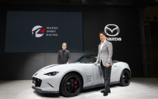 マツダ、スピリットレーシングロードスターと200台限定のスピリットレーシングロードスターロードスター12Rを発表